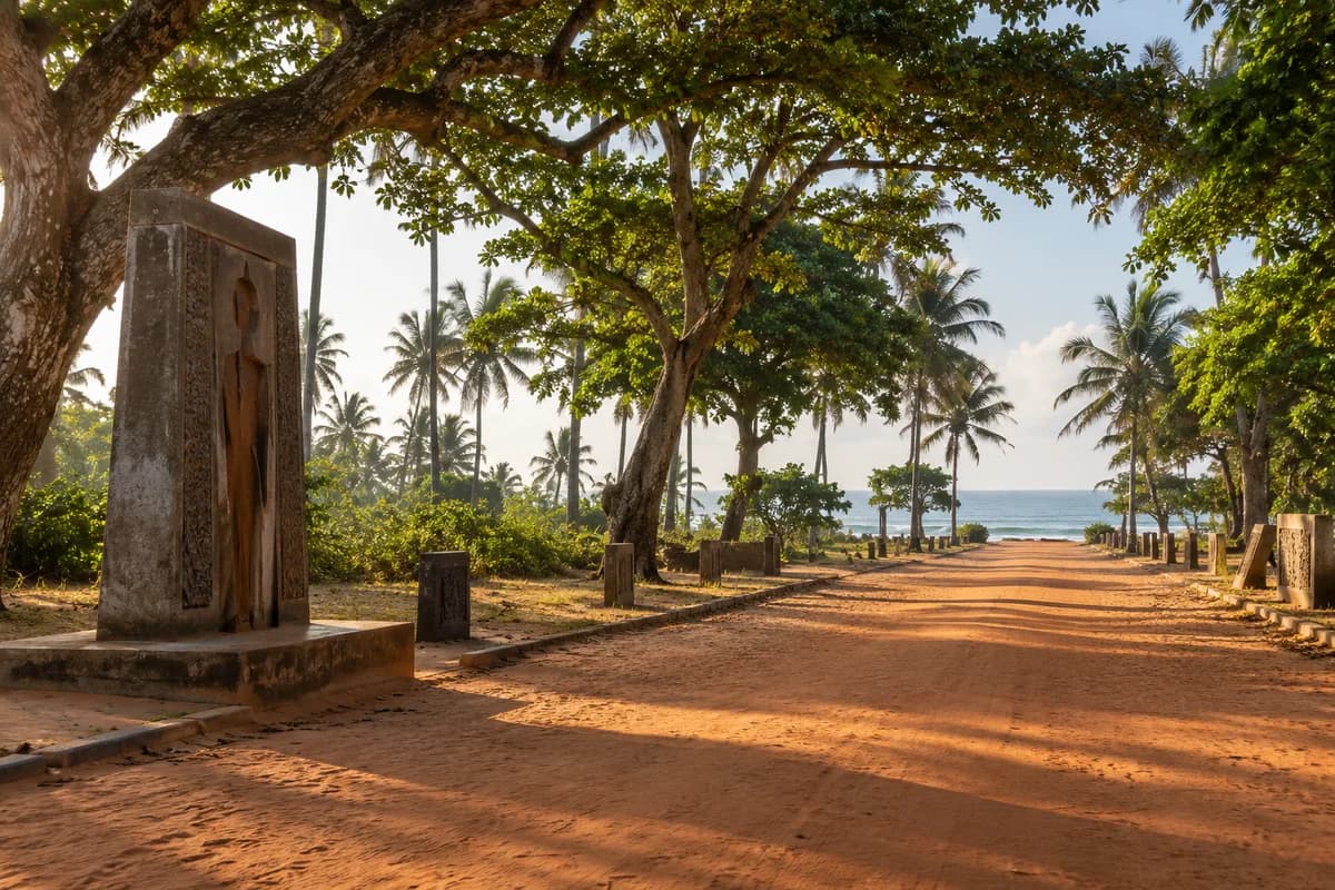 Route des Esclaves bordée d'arbres à Ouidah