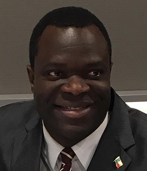 Dr. Benoît AKANDO